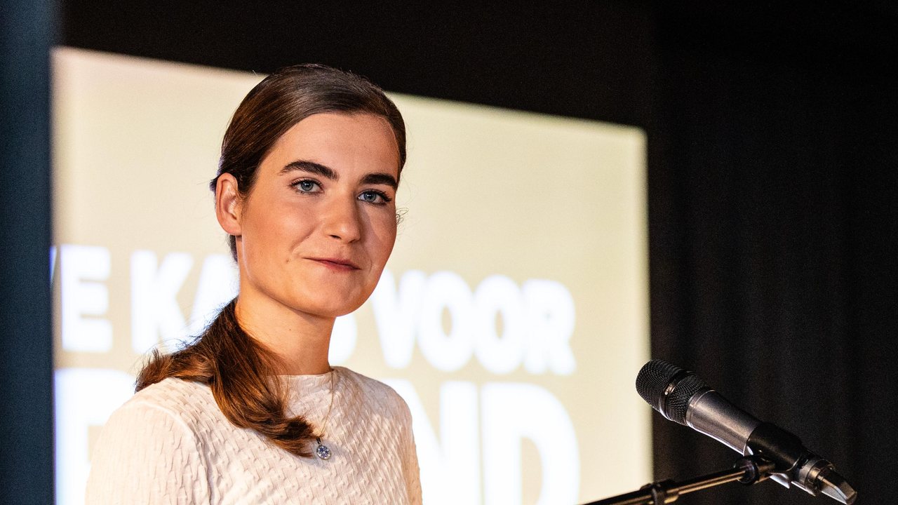 Lidewij de Vos achter het spreekgestoelte